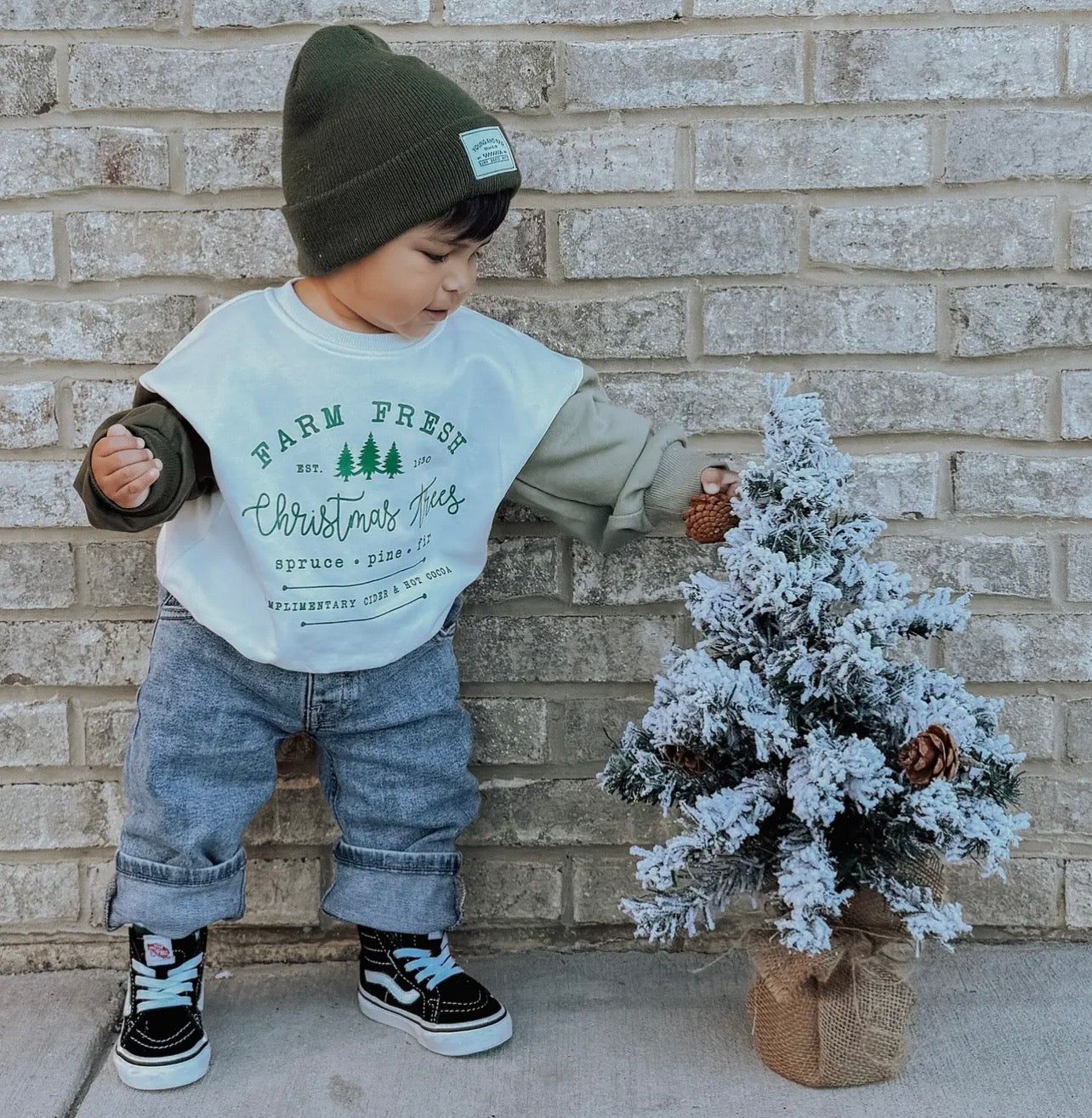 farm fresh Christmas tree crewneck