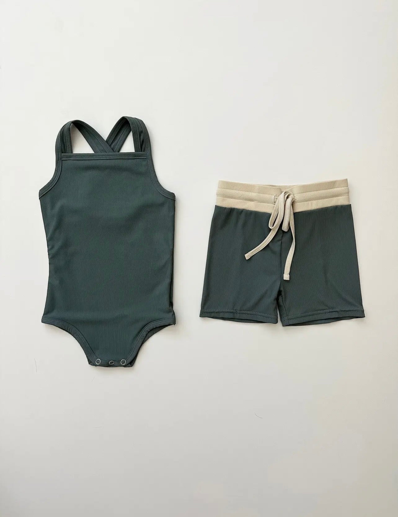 green ribbed swim